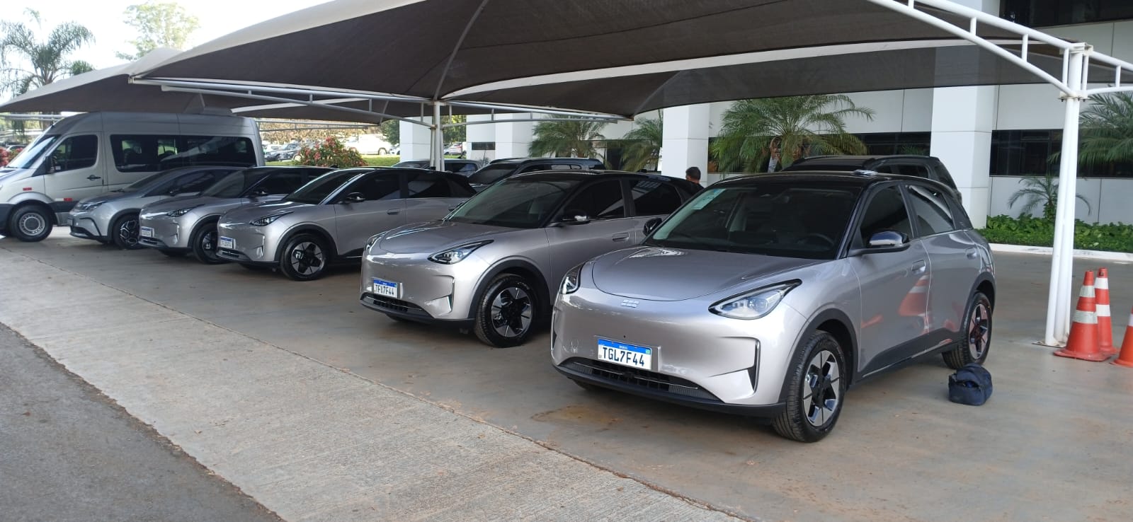 Frota de SUVs prontos para instalação de rastreador veicular - gestão de frota em Goiânia
